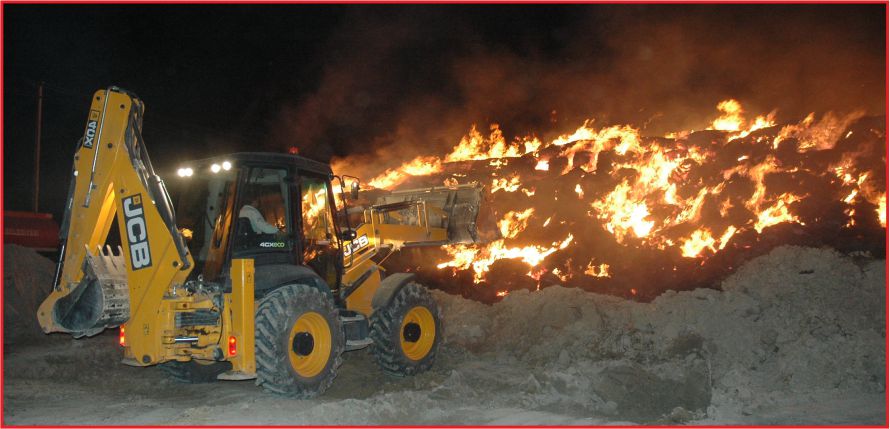 ÇİFTLİKTE KORKUTAN YANGIN !