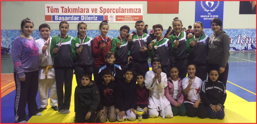 KARAMANLI JUDOCULAR BOŞ DÖNMÜYOR