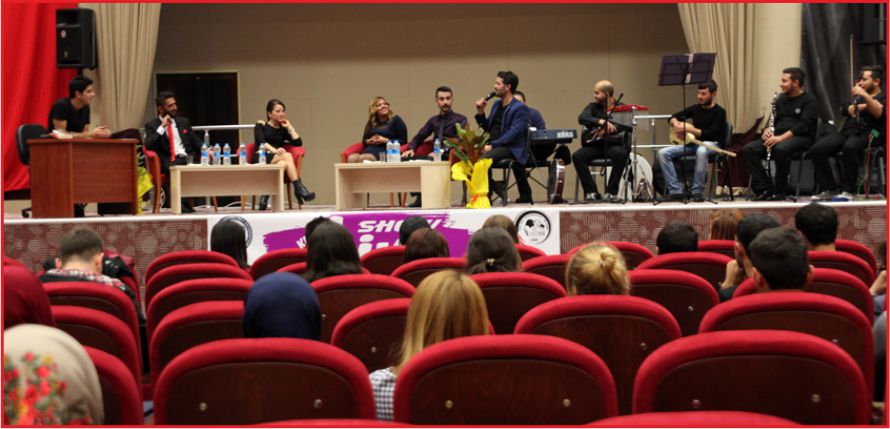 ÖĞRENCİLER MÜZİKLE AYAĞA KALKTI !