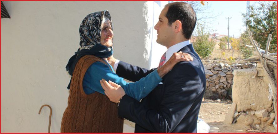 YAŞLILARIMIZ BAŞIMIZIN TACIDIR”