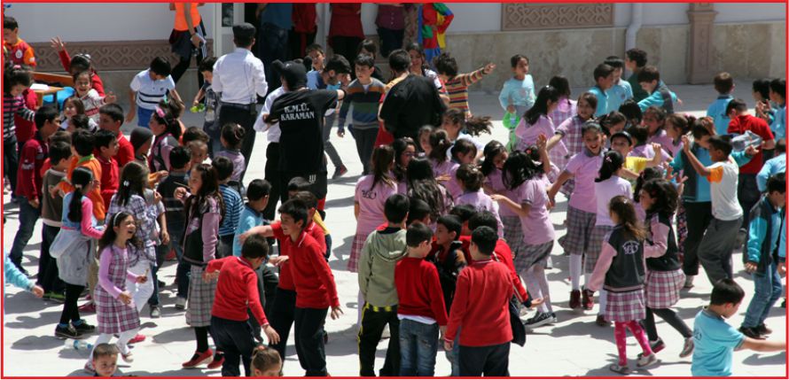 KMÜ BESYO, ÇOCUKLARI ŞENLENDİRDİ