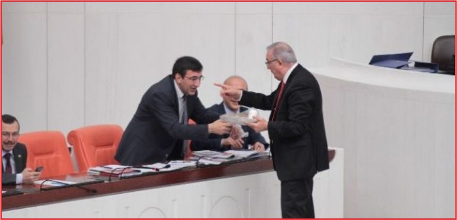 CHP'Lİ ÖĞÜT, ELVAN’A  KAVURMA İKRAM ETTİ!