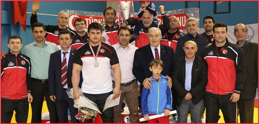 A MİLLİ GÜREŞ TAKIMIMIZ YİNE ZİRVEDE