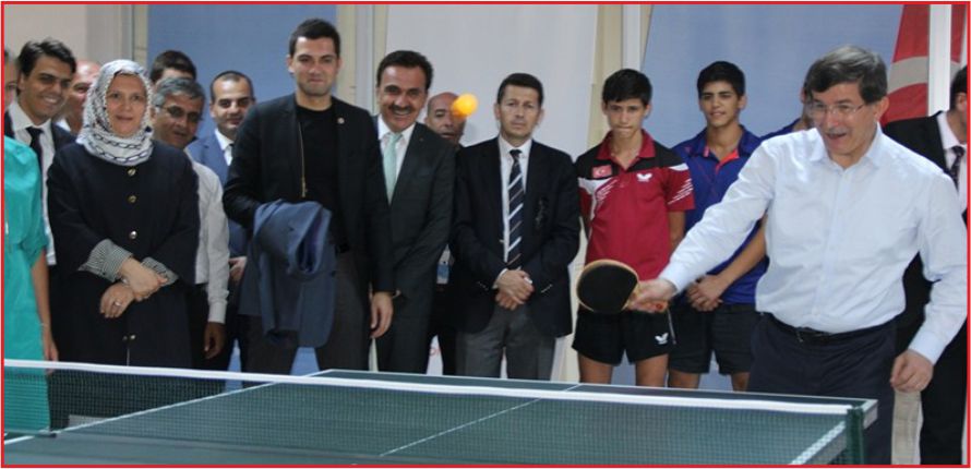 ELVAN BAŞBAKAN’A KAFA TUTTU!