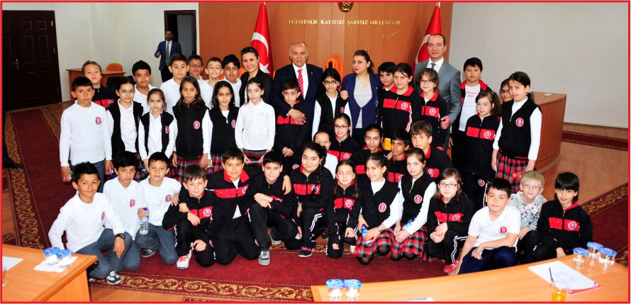 "GELECEK SİZLERİN ELLERİNİZDE YÜKSELECEK"