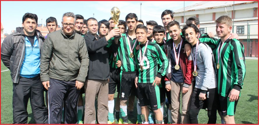 FUTBOLDA KUPALAR SAHİPLERİNİ BULDU