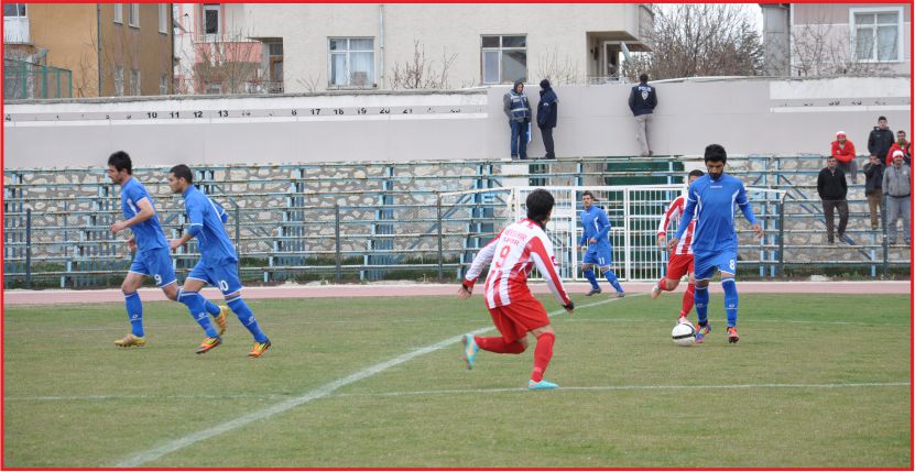 AKSARAY KAÇIYOR, 2 TAKIM KOVALIYOR!