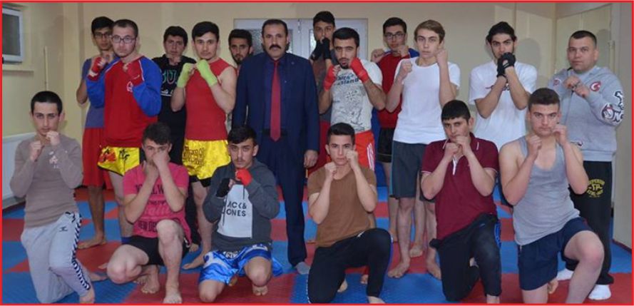 MUAY THAİ’CİLER ŞEHİTLER İÇİN TER DÖKECEK
