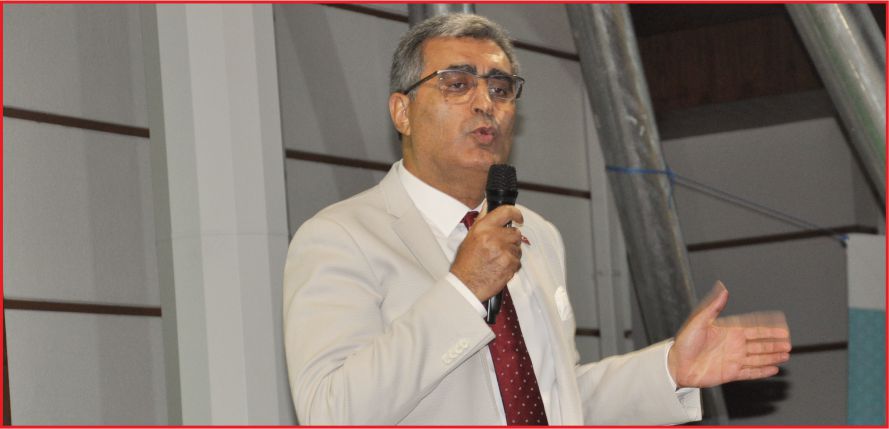 KONUK ADAY OLMAYACAĞINI AÇIKLADI