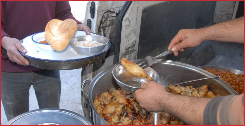 BELEDİYE’DEN EVLERE SICAK YEMEK