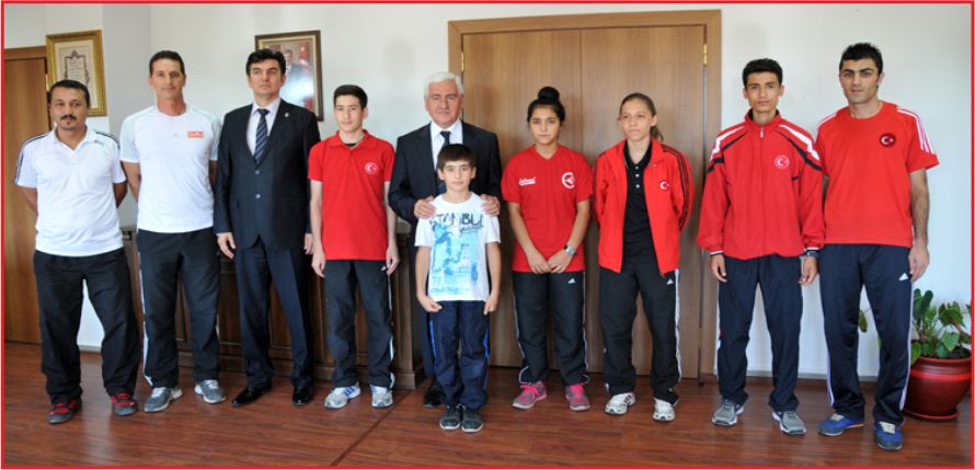 ŞAMPİYONLAR’DAN VALİ KOCA’YA ZİYARET