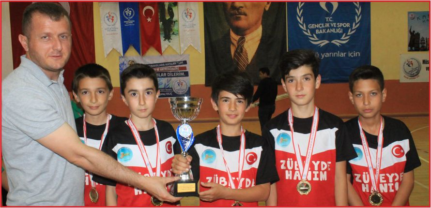 MİNİK RAKETLERİN MÜCADELESİ NEFES KESTİ