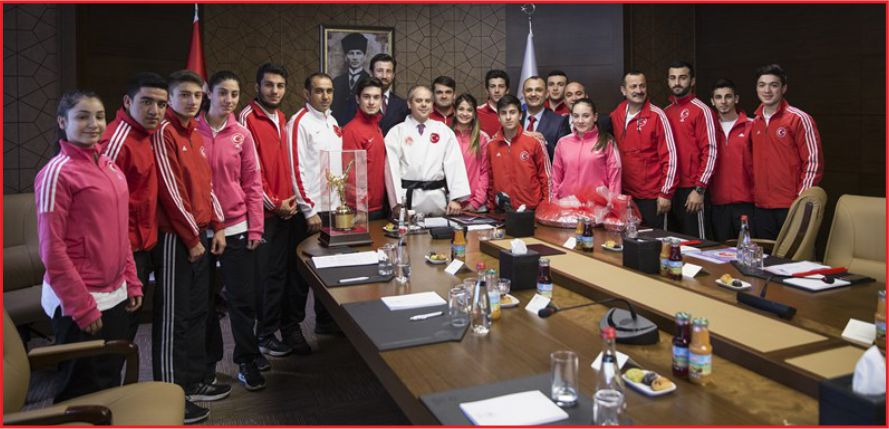 “SİZLERLE GURUR DUYUYORUZ”