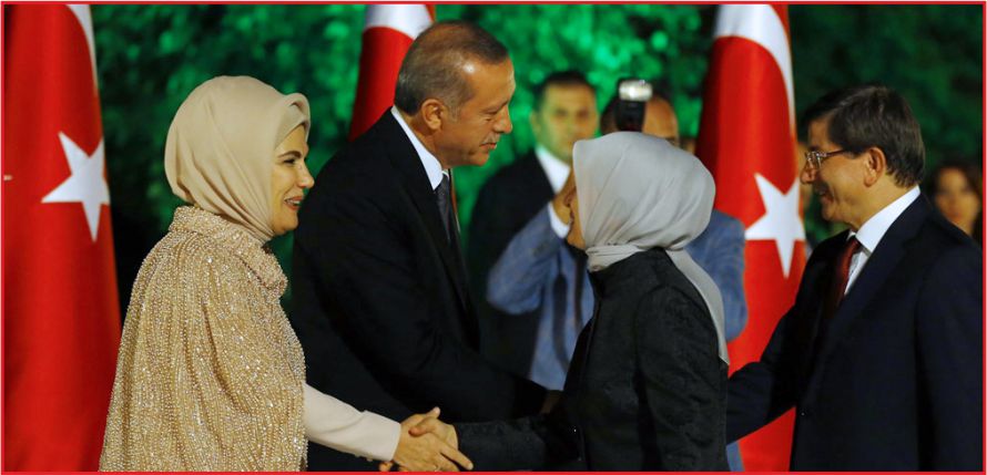 BAŞBAKAN DAVUTOĞLU KÖŞK’TEKİ RESEPSİYONA KATILDI