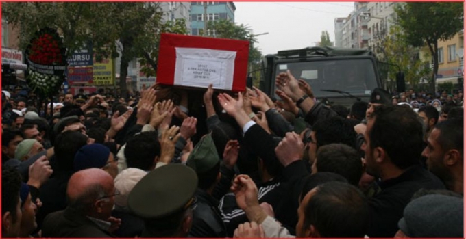 KONYA ŞEHİDİNİ KALBİNE GÖMDÜ