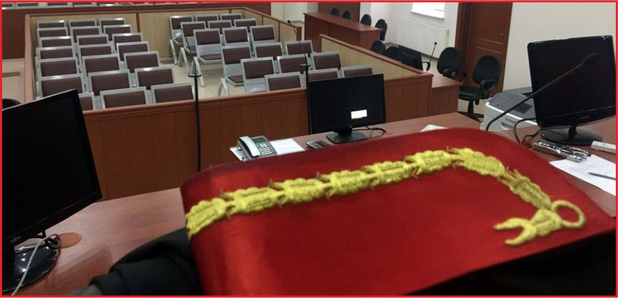HAKİM FETÖ'CÜLERİ YARGILARKEN AÇIĞA ALINDI