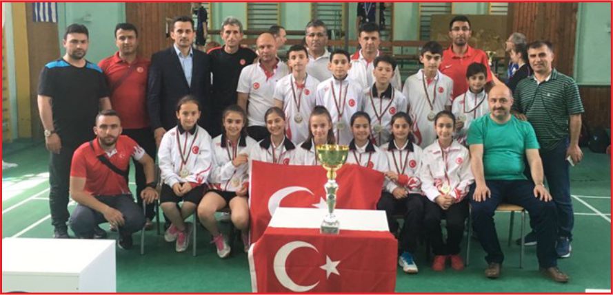 MİNİK BADMİNTONCULAR BALKAN ŞAMPİYONU