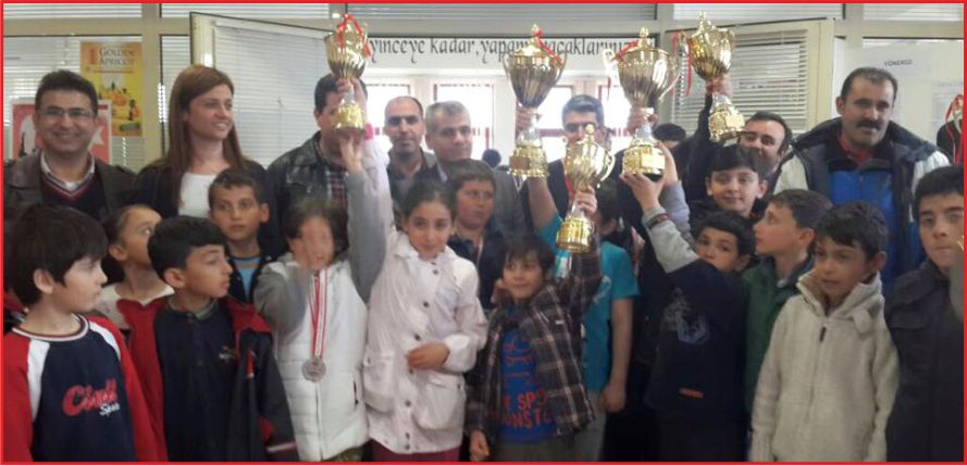 OKULLAR EN İYİ HAMLE İÇİN KIYASIYA YARIŞTI