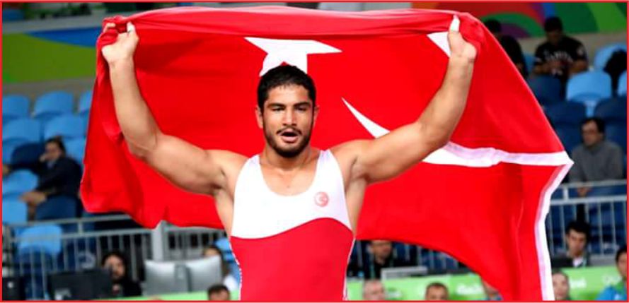 TAHA AKGÜL’DEN ALTIN MADALYA