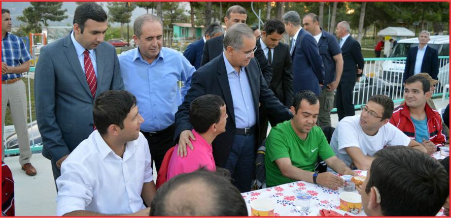 VALİ TAPSIZ ERMENEK İLÇESİNDE DÜZENLENEN İFTAR PROGRAMINA KATILDI
