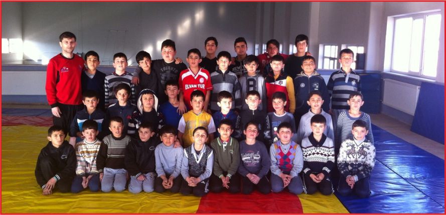 AYRANCI, GELECEĞE SPORLA BAKAN BİR NESİL YETİŞTİRİYOR