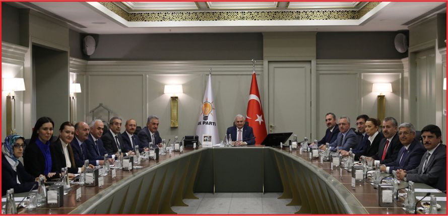 AK PARTİ'DE KONGRELER ERTELENDİ