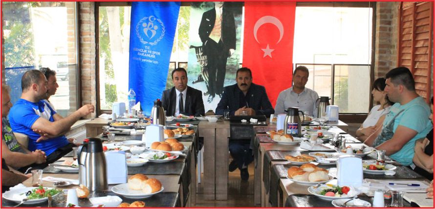 2015 MAYIS AYI ANTRENÖR TOPLANTISI YAPILDI