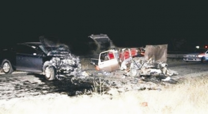 TRAFİK KAZASI: 2 ÖLÜ, 4 YARALI