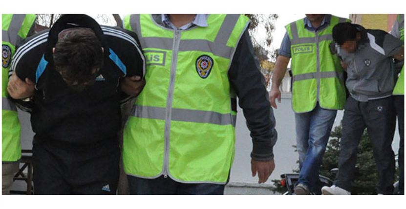 AĞIRLIK YAPMAMASI İÇİN 8 BİN LİRA MADENİ PARAYI ATMIŞLAR