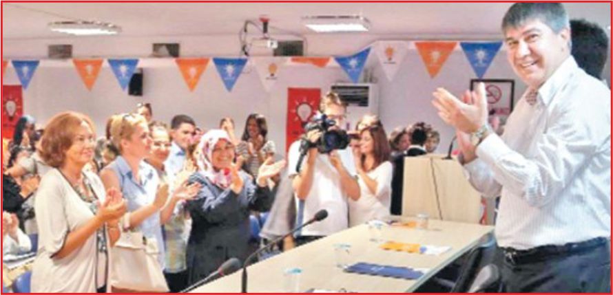 “O BELEDİYE YOLSUZLUK BATAĞINA BATTI”