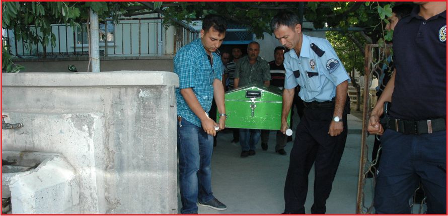 ELEKTRİK AKIMINA KAPILAN BABA ÖLDÜ, OĞLU YARALANDI