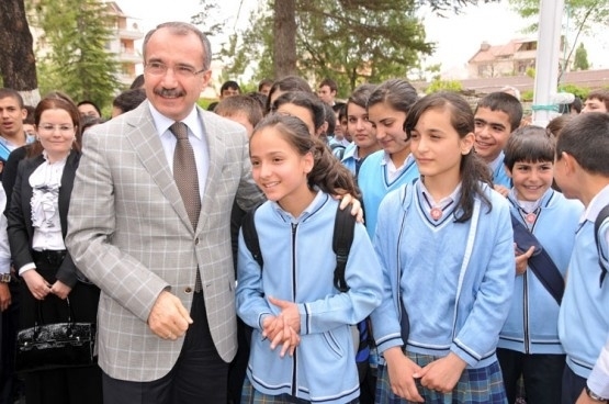 MİLLİ EĞİTİMDE 7.4&#039;LÜK DEPREM