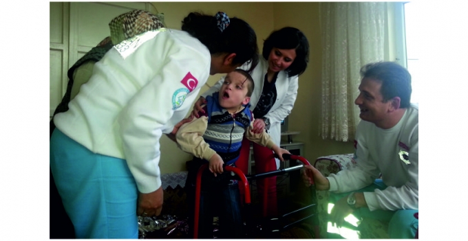 EVDE SAĞLIK HİZMETLERİ BİRİMİNDEN ÖRNEK DAVRANIŞ