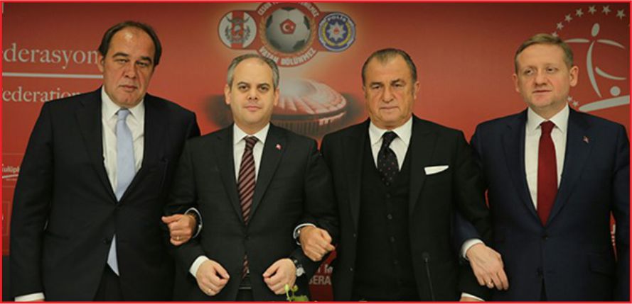 DEVLET MİLLET EL ELE HEP BERABER TRİBÜNE