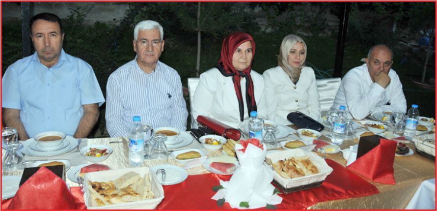 VALİ KOCA DAN PROTOKOLA İFTAR!