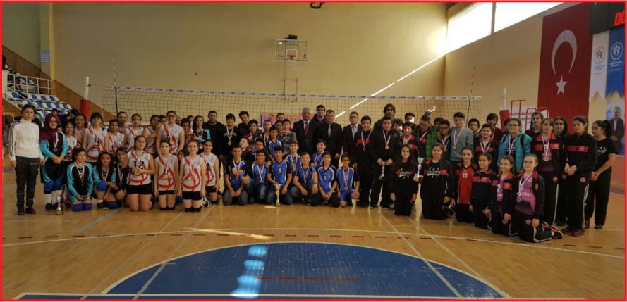 FİLEDE KUPALAR SAHİPLERİNİ BULDU