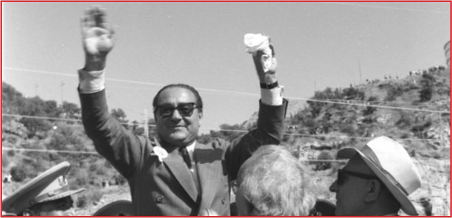 DEMOKRASİ ŞEHİDİ: MENDERES