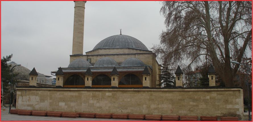 KARAMAN’DA 498 CAMİ  VAR!