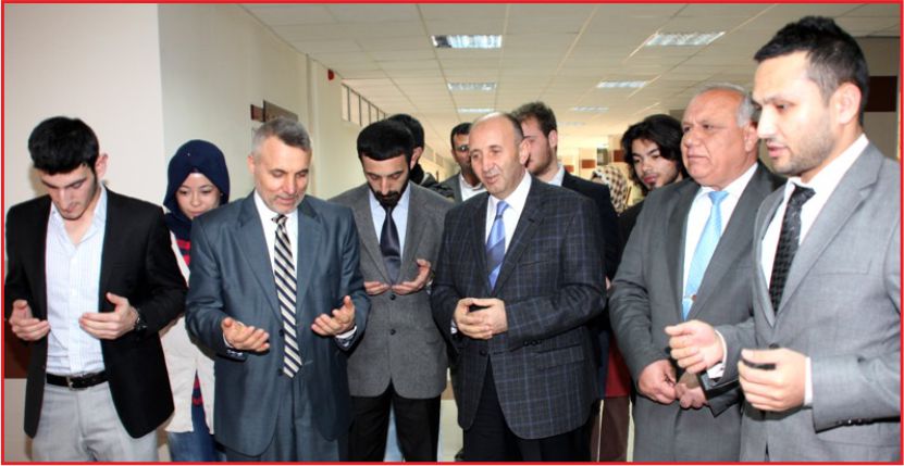 KMÜ’DE “DOST AKİF” SERGİSİ