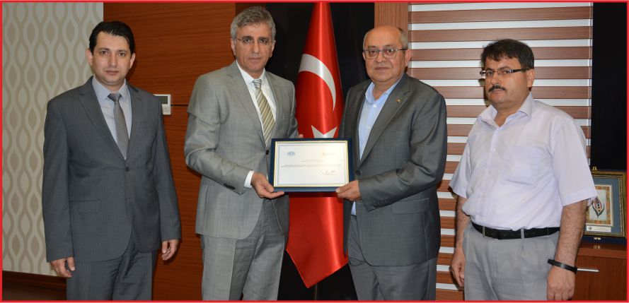 DEFTERDALIK’TAN TOKTAY’A TEŞEKKÜR PLAKETİ