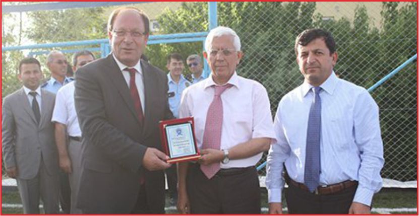 BELEDİYENİN YAPTIRDIĞI HALI SAHA AÇILDI