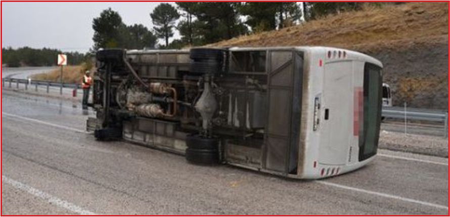 İŞÇİ SERVİSİ KAZA YAPTI:22 YARALI