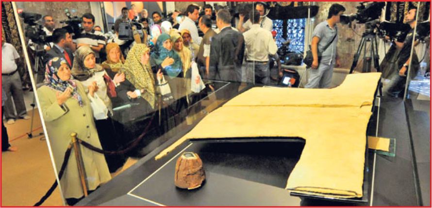 Hırka-i Şerif ziyarete açıldı