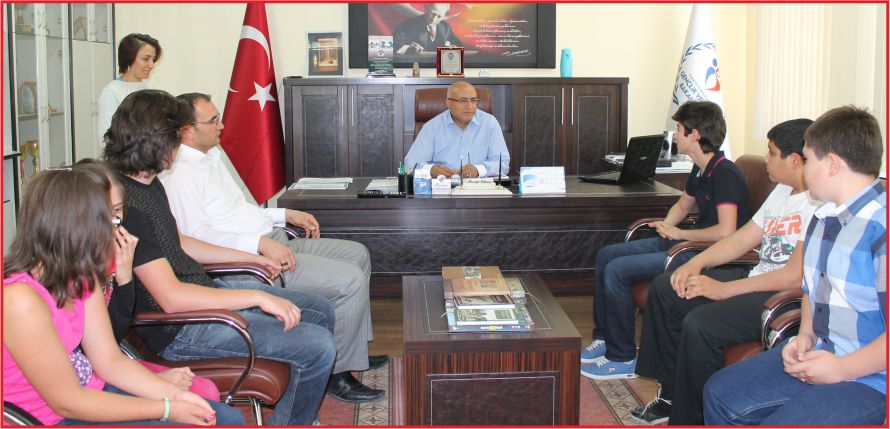 GENÇLER \&quot;İYİLİK AĞACI\&quot; MEYVELERİNİ TOPLADI