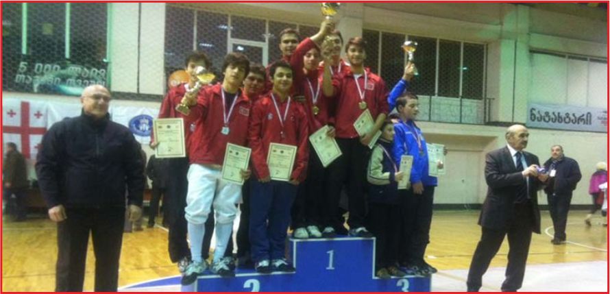 ESKRİMDE YILDIZIMIZ PARLADI