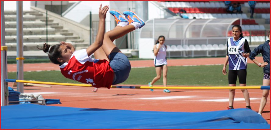 KARAMAN ATLETİZME DOYDU