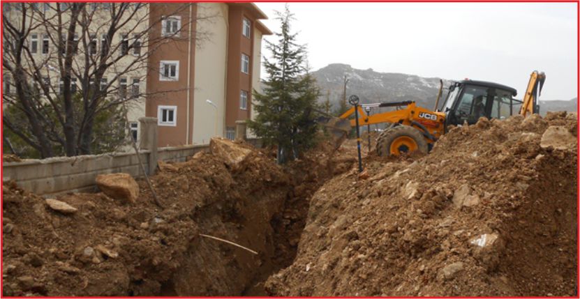 SARIVELİLER’DE HASTANEYE KANALİZASYON!