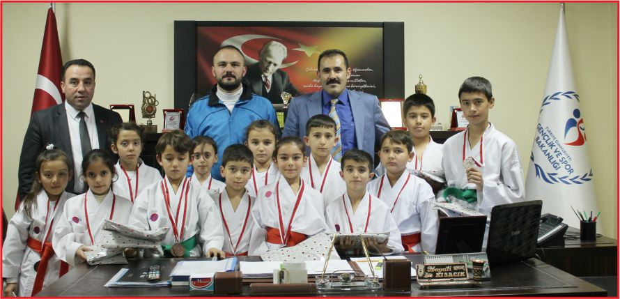 ŞAMPİYON KARATECİLERDEN KISACIK’A ZİYARET