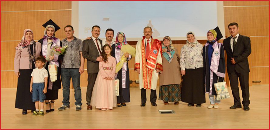 KMÜ SAĞLIK HİZMETLERİ MYO’DA  MEZUNİYET SEVİNCİ