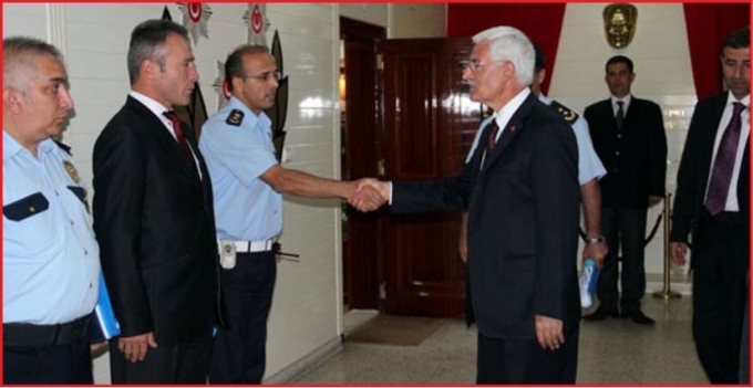 EMNİYETE GÜVEN ZİRVEDE...